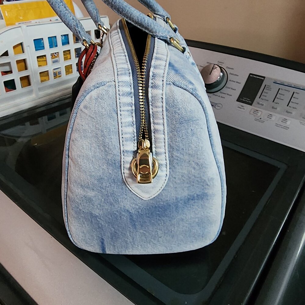 NWT Coach Rowan Large Satchel Bag In Loved Faded Denim With Heart Charms CDY75 - Picture 3 of 8